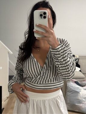 NWT Bershka Striped Crop Long Sleeve Top